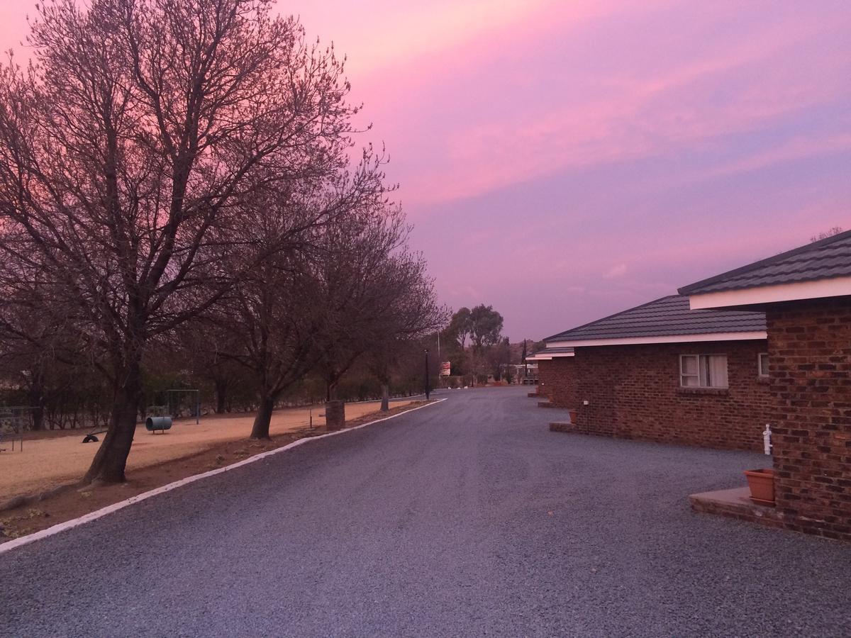 Sunset Chalets Colesberg Buitenkant foto